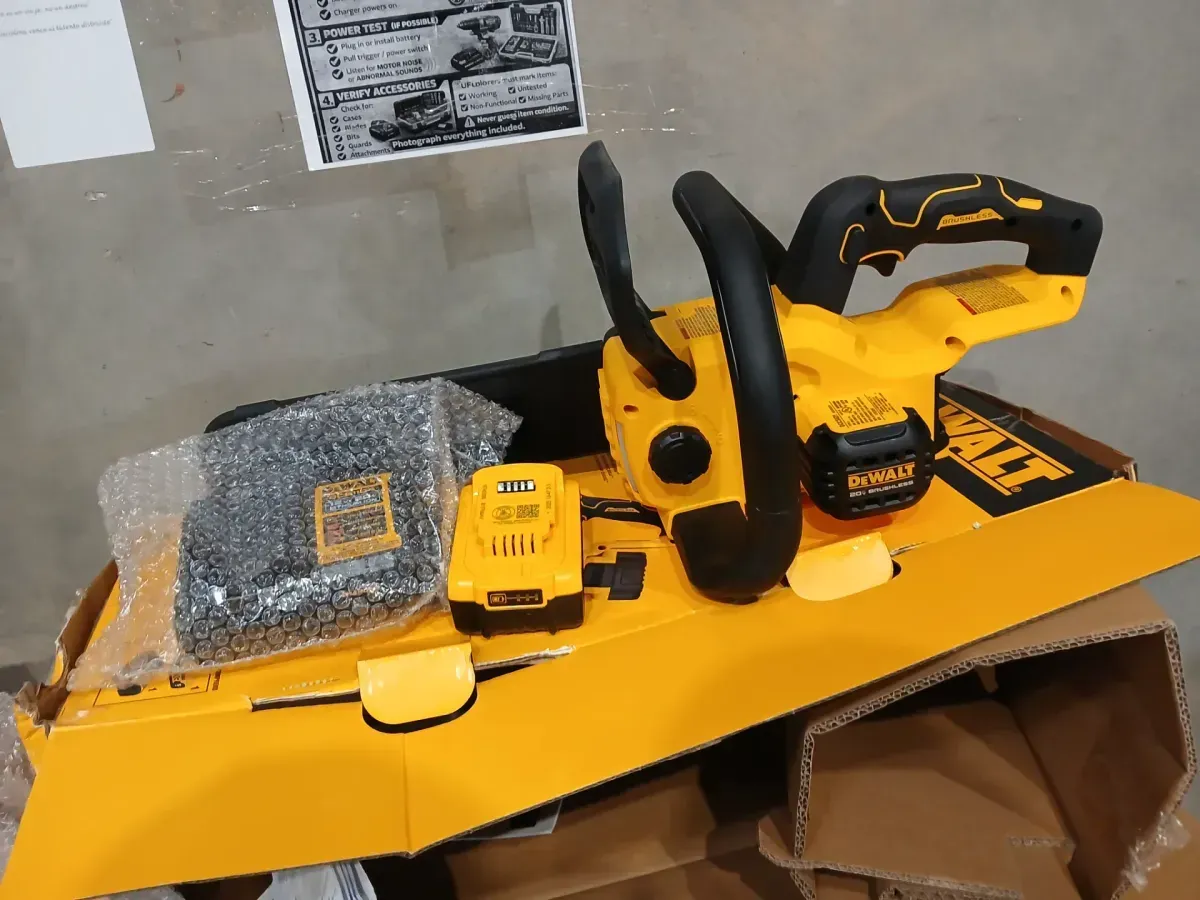 DEWALT 20V MAX 12in. Cordless Battery Powered Chainsaw Kit with (1) 5 Ah Battery and Charger - image 4