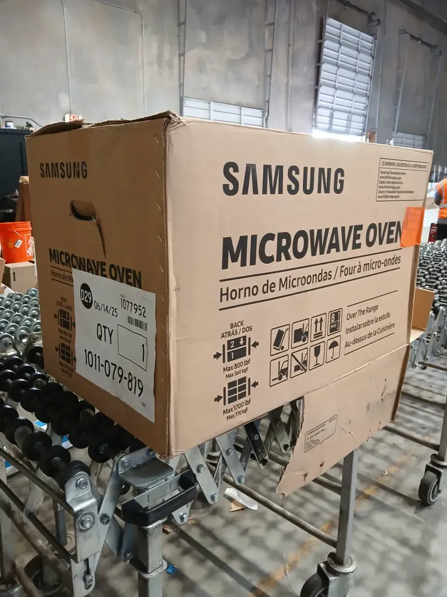 Samsung 2.1 cu. ft. 1000 W Stainless Steel Over-the-Range Smart Microwave with Auto Connectivity and LCD Display - image 2