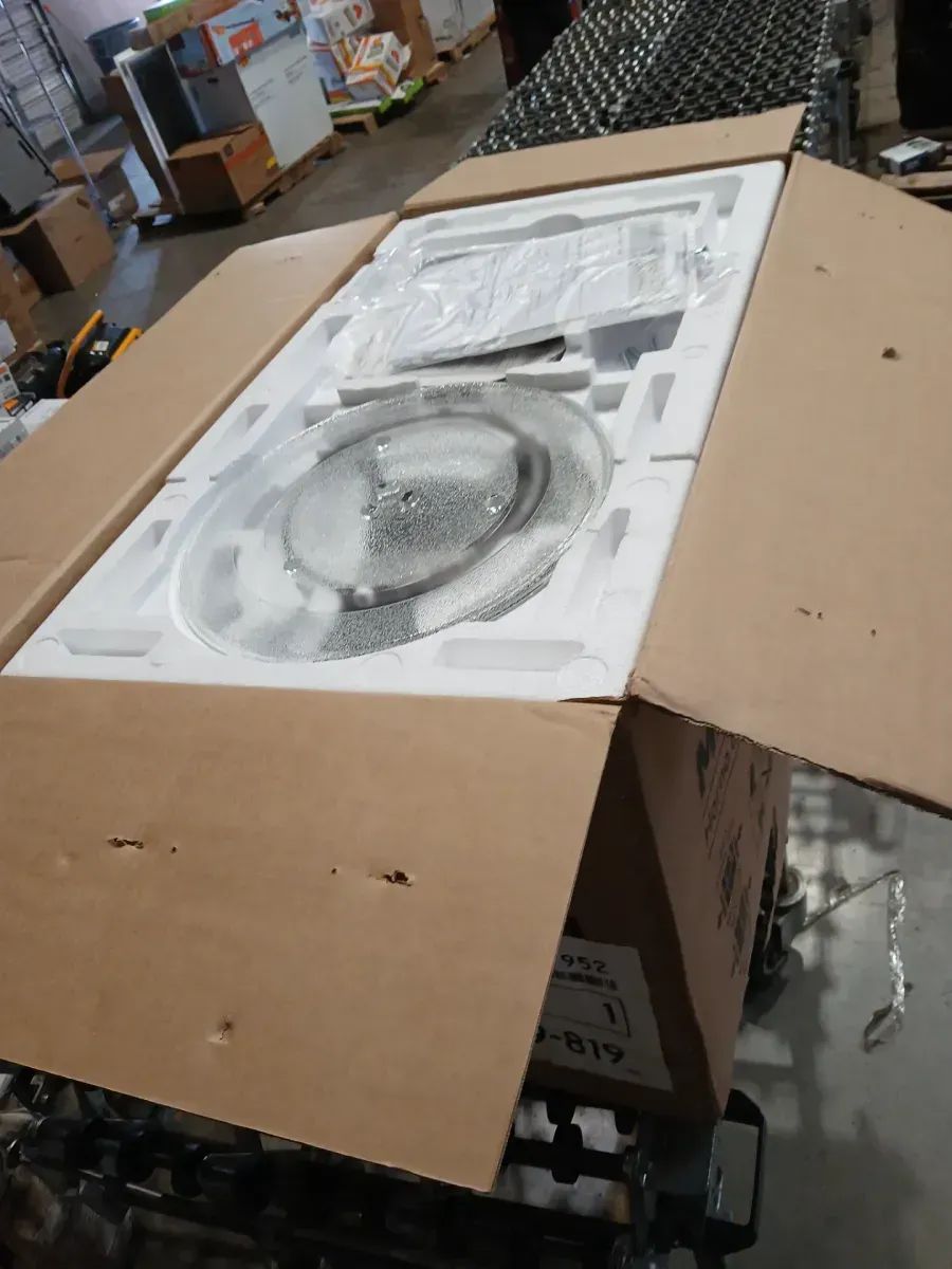 Samsung 2.1 cu. ft. 1000 W Stainless Steel Over-the-Range Smart Microwave with Auto Connectivity and LCD Display - image 3