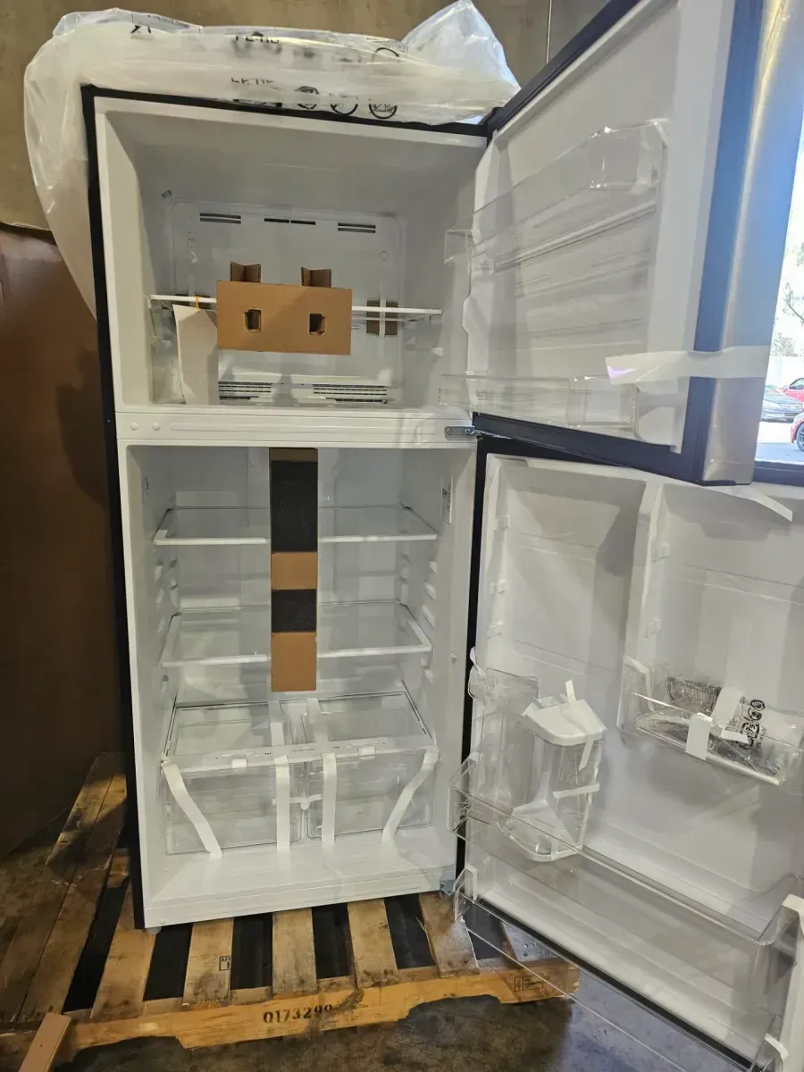 Vissani 18.1 cu. ft. Top Freezer Refrigerator in Fingerprint Resistant Stainless Steel Look, Garage Ready - image 3