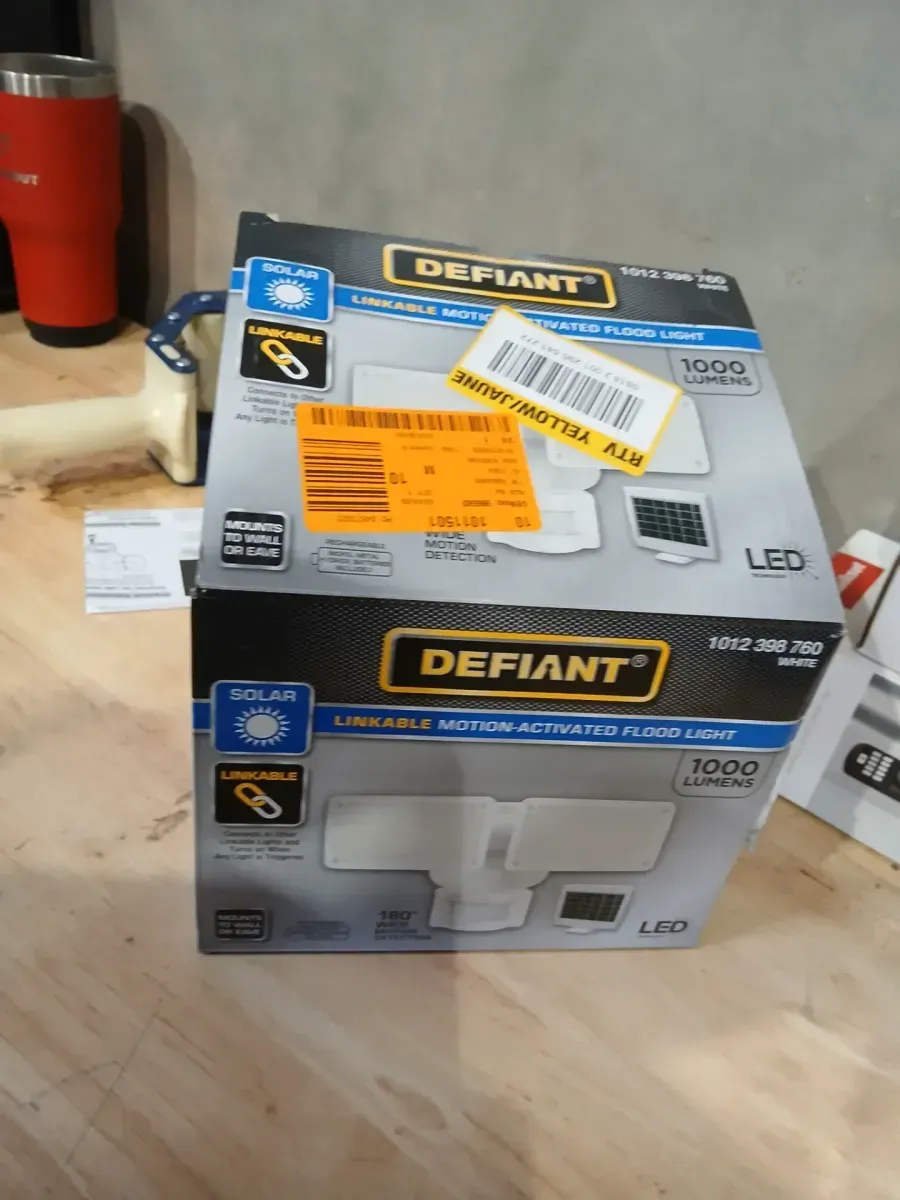 Defiant Linkable 1000 Lumen 180° White Motion Sensing 2-Head Integrated LED Flood Light - image 2