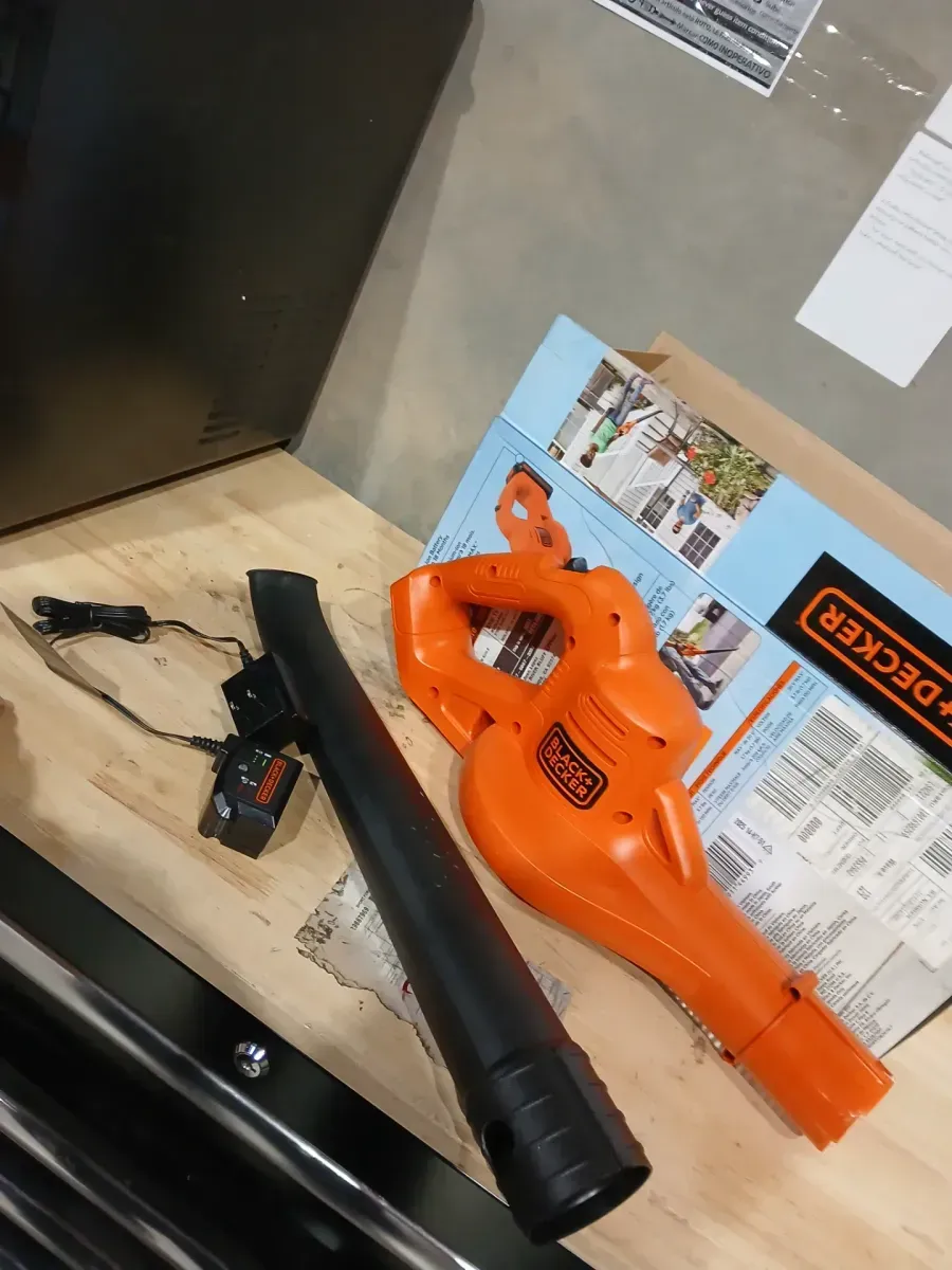 BLACK+DECKER 20V MAX 130 MPH 100 CFM Cordless Battery Powered Handheld Leaf Blower Kit with (1) 1.5Ah Battery & Charger - image 3