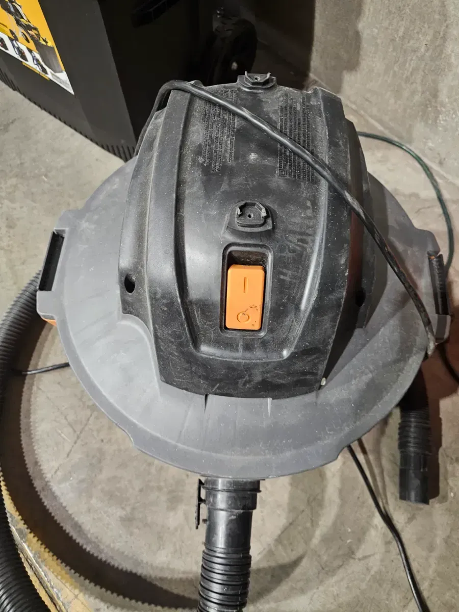RIDGID 6 Gal. 3.5 Peak HP NXT Shop Vacuum Wet Dry Vac with General Debris Filter, Locking Hose and Attachments HD06001 - image 2