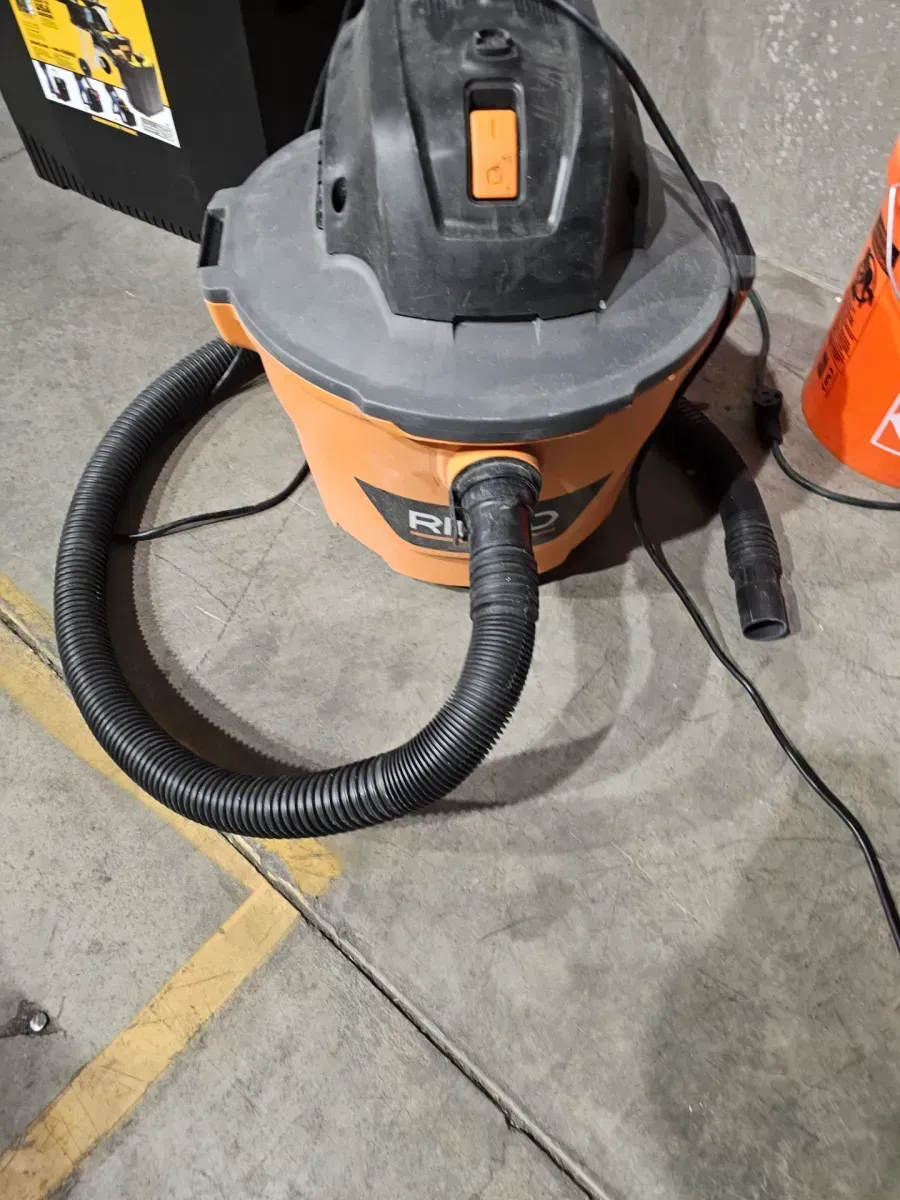 RIDGID 6 Gal. 3.5 Peak HP NXT Shop Vacuum Wet Dry Vac with General Debris Filter, Locking Hose and Attachments HD06001 - image 3