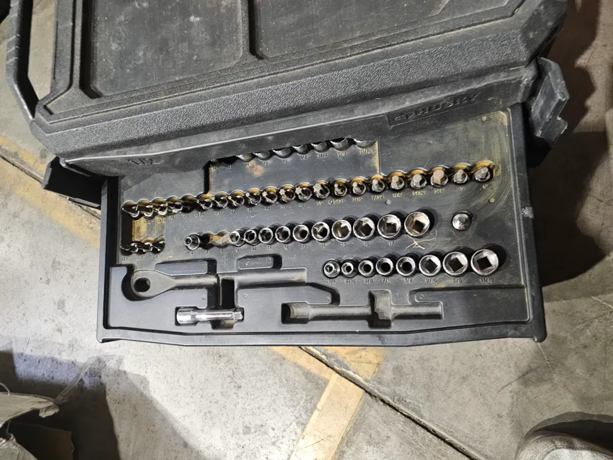 Incomplete Husky Mechanics Tool Set with Sockets and Bits in Case - image 2