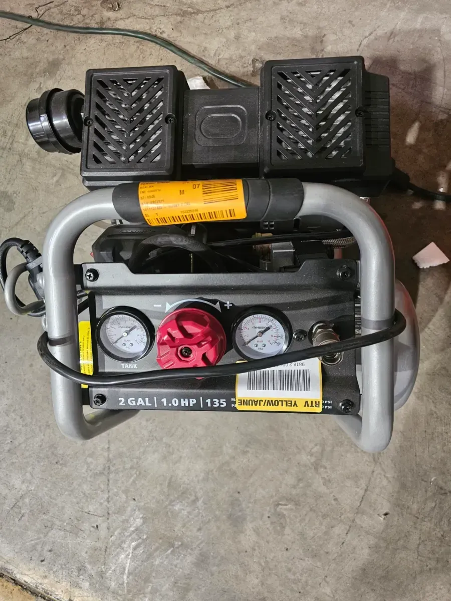 Husky 2-Gallon Portable Electric Air Compressor - image 2