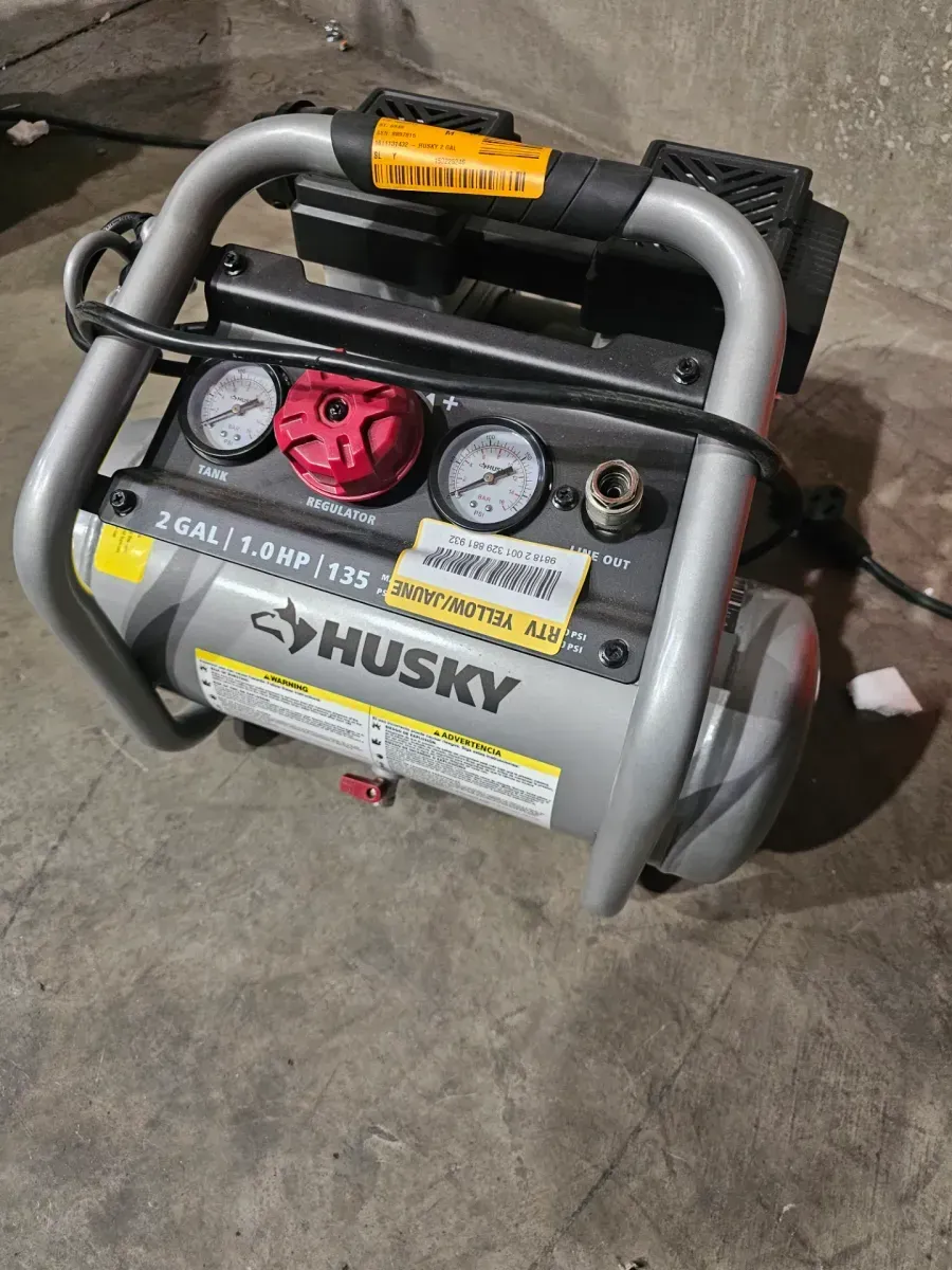 Husky 2-Gallon Portable Electric Air Compressor - image 3