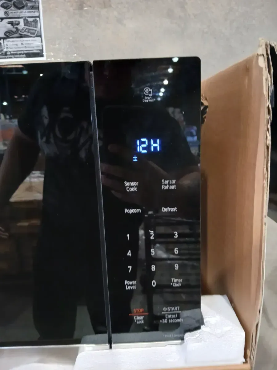 LG NeoChef 2.0 cu. ft. 1200-Watt Countertop Microwave in Stainless Steel with Smart Inverter - image 5