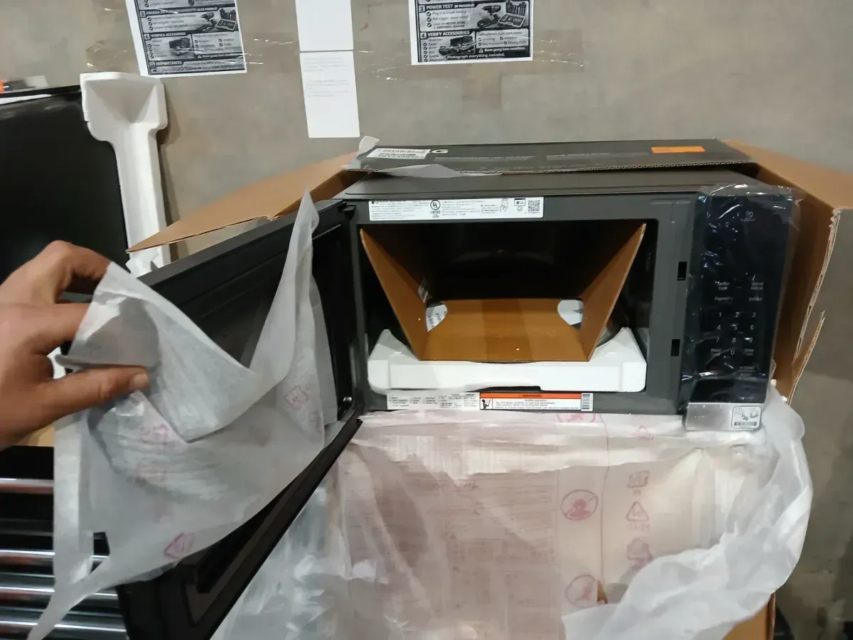 LG NeoChef 1.5 cu. ft. 1100-Watt Countertop Microwave in Stainless Steel with Smart Inverter - image 4