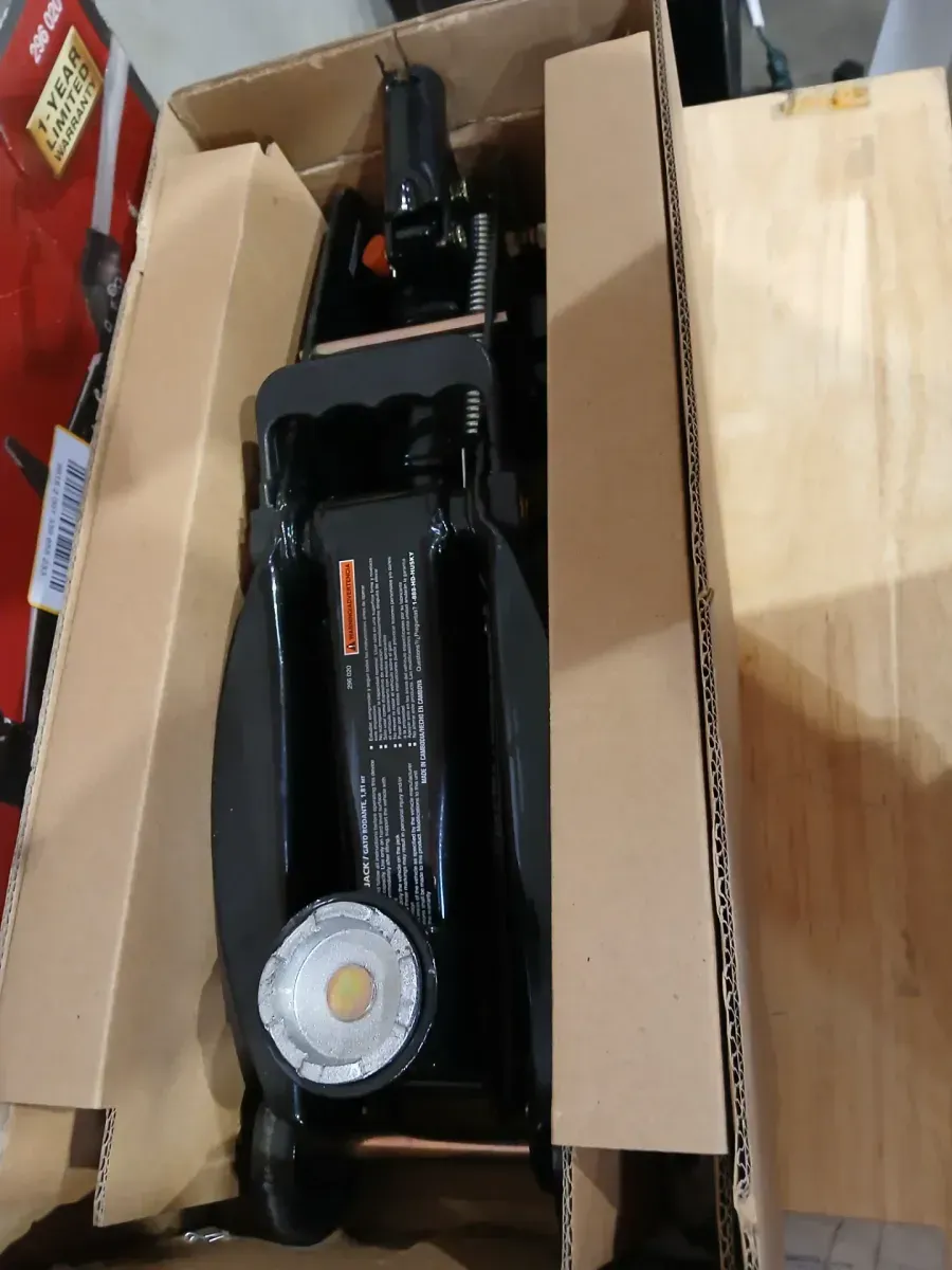  Husky 3-Ton Aluminum/Steel Floor Jack - image 5