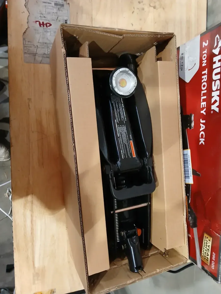  Husky 3-Ton Aluminum/Steel Floor Jack - image 4