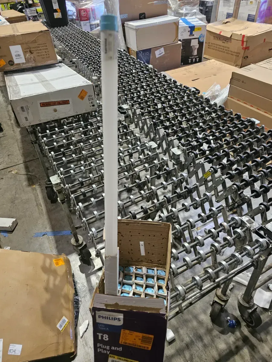 Philips 32-Watt Equivalent 48 in. T8 Type A Plug and Play Tube G13 Base LED Linear Light Bulb Cool White 4000K (25-Pack) - image 2