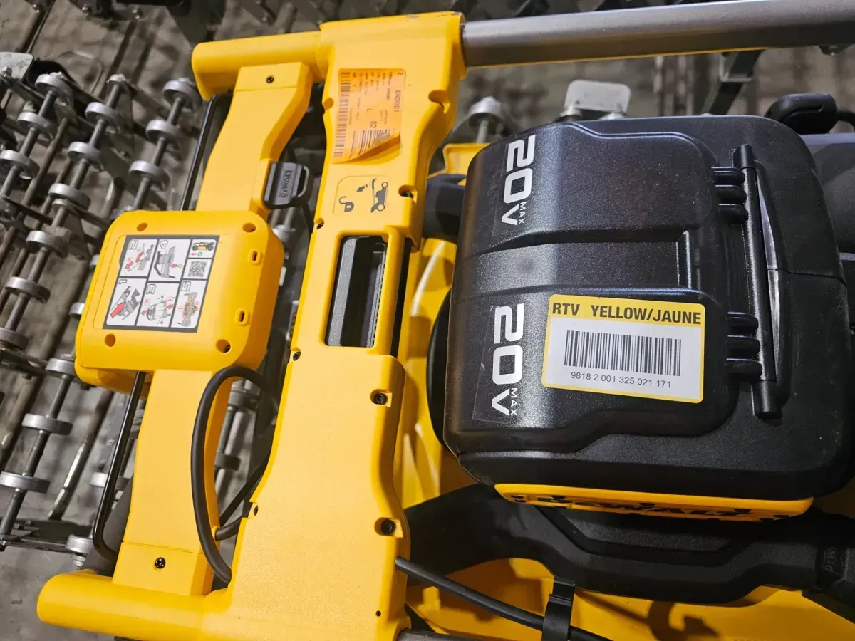 DEWALT 2x20V MAX 21 in. Cordless Battery Powered Self Propelled Lawn Mower Kit with (2) 10 Ah Batteries and Chargers - image 4