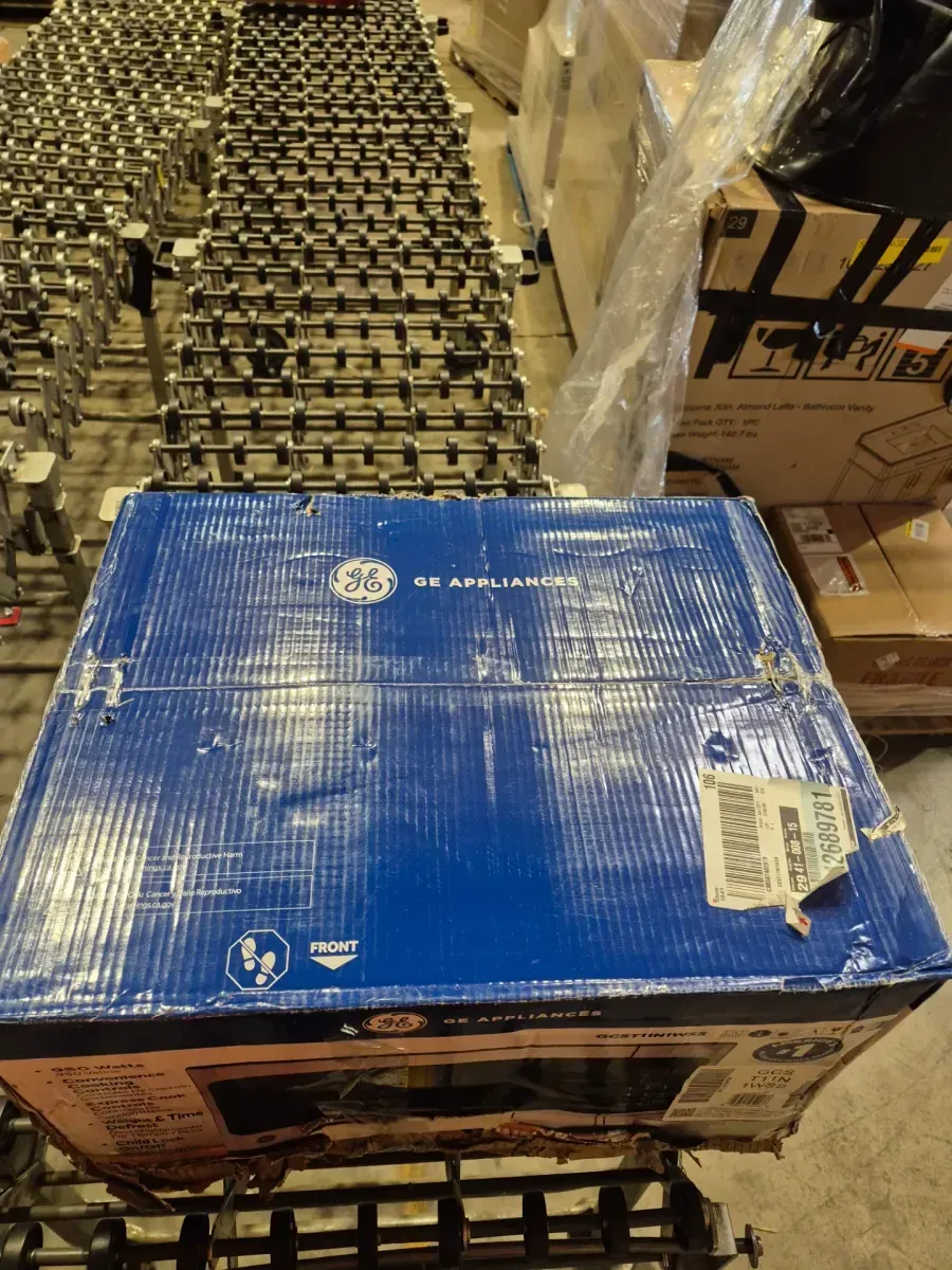 GE 1.1 Cu. Ft. Capacity Countertop Microwave Oven - image 3