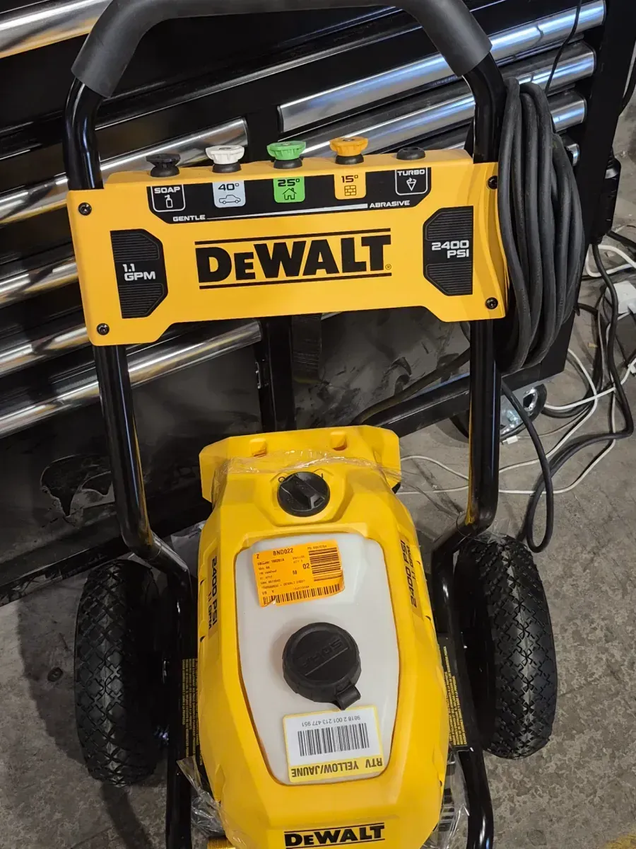 DEWALT 2400 PSI 1.1 GPM Cold Water Electric Pressure Washer - image 3