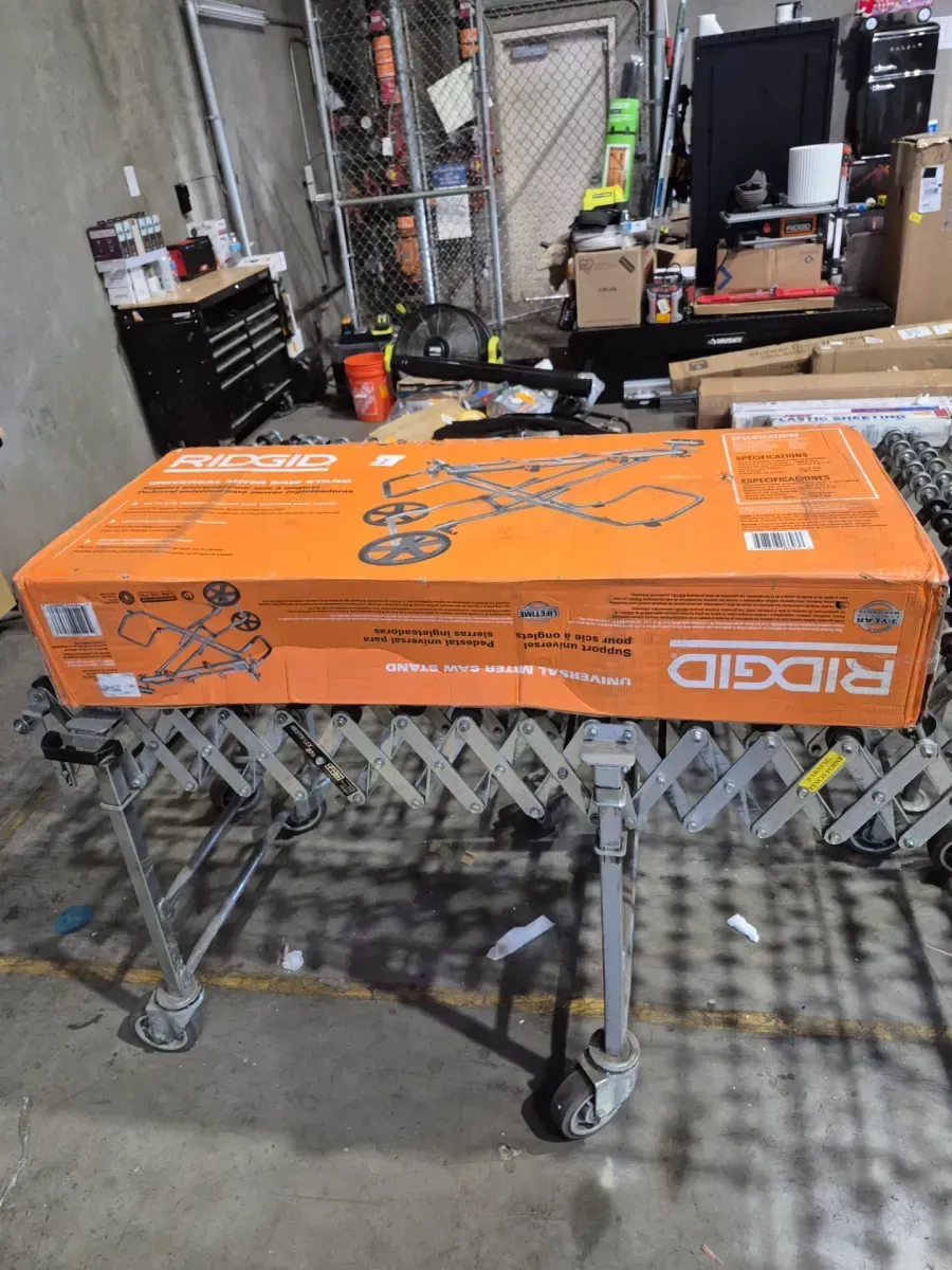 RIDGID Foldable Mobile Miter Saw Stand with Mounting Braces - image 3
