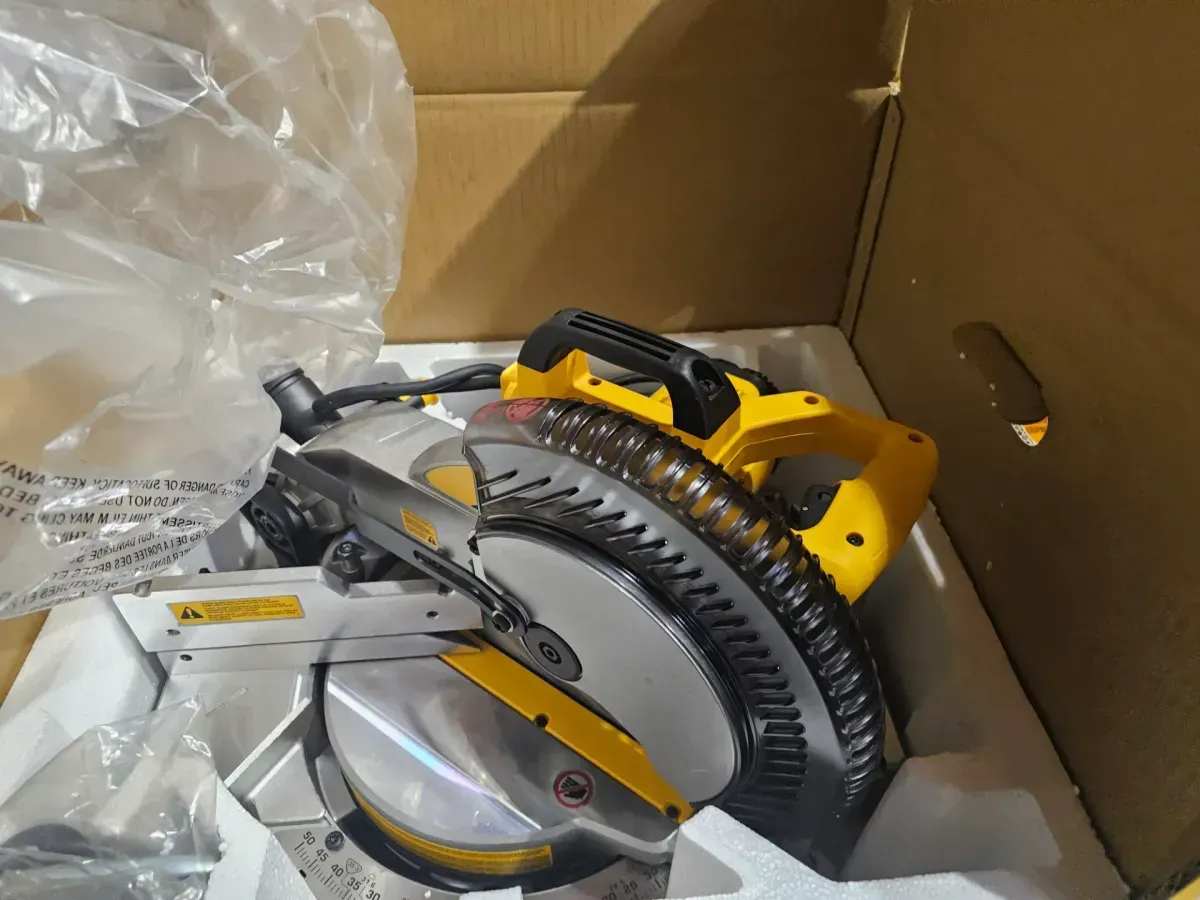 DEWALT 15 Amp Corded 10 in. Compound Single Bevel Miter Saw - image 2