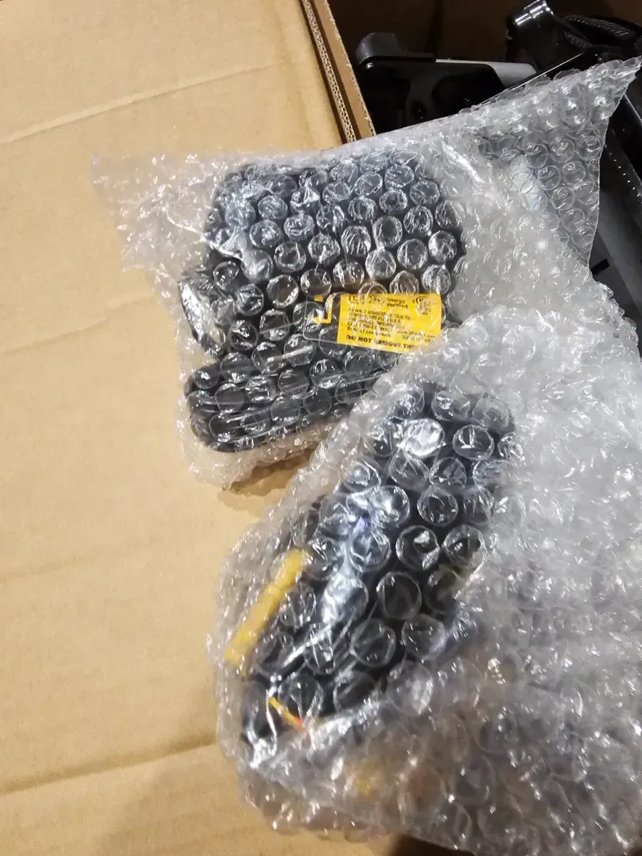 Pair of Lippert Components (LCI) RV / Trailer Actuator Motors - image 1