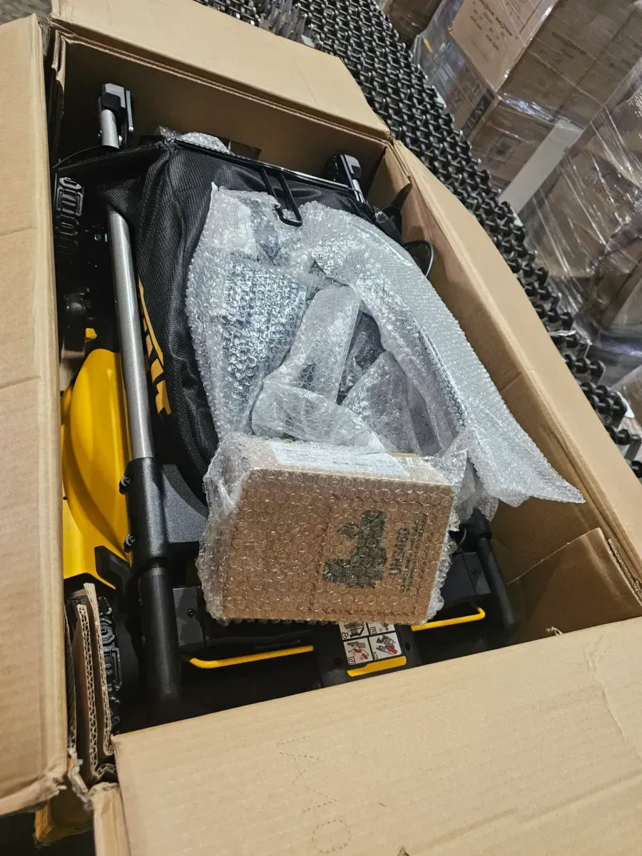 Pair of Lippert Components (LCI) RV / Trailer Actuator Motors - image 4