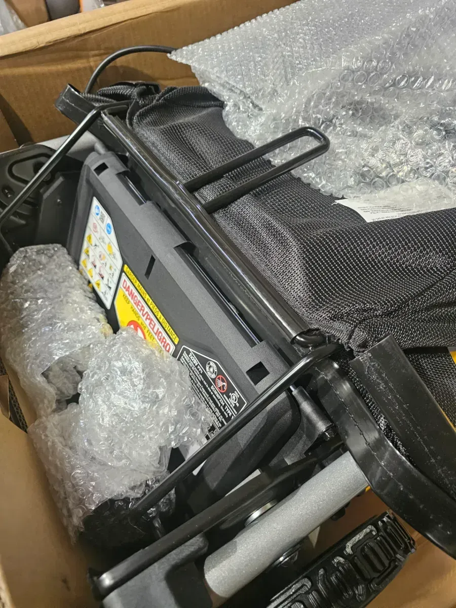 Pair of Lippert Components (LCI) RV / Trailer Actuator Motors - image 2