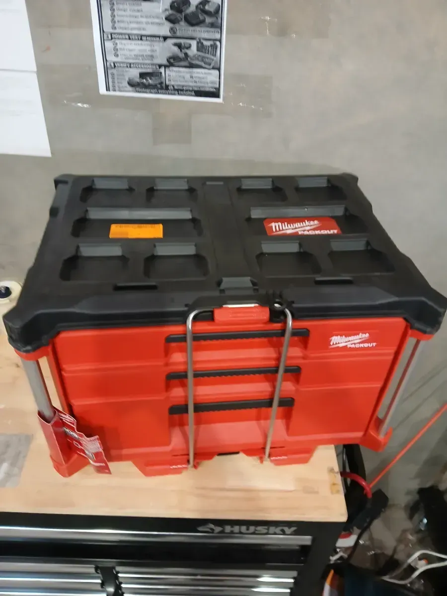 Milwaukee PACKOUT 22 in. Modular 3-Drawer Multi Drawer Tool Box with Metal Reinforced Corners and 50 lbs. Capacity - image 2