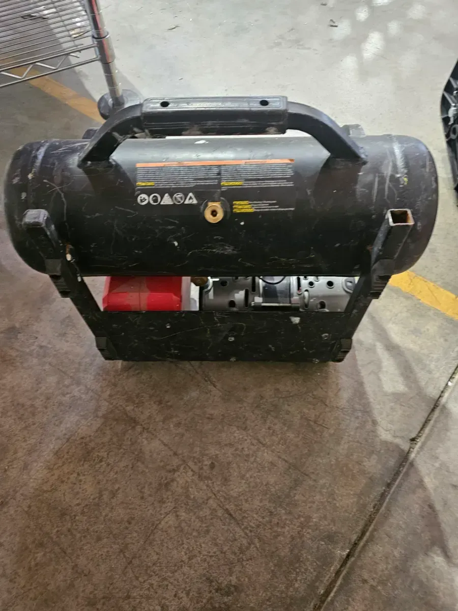 Portable Hot Dog Air Compressor - image 1