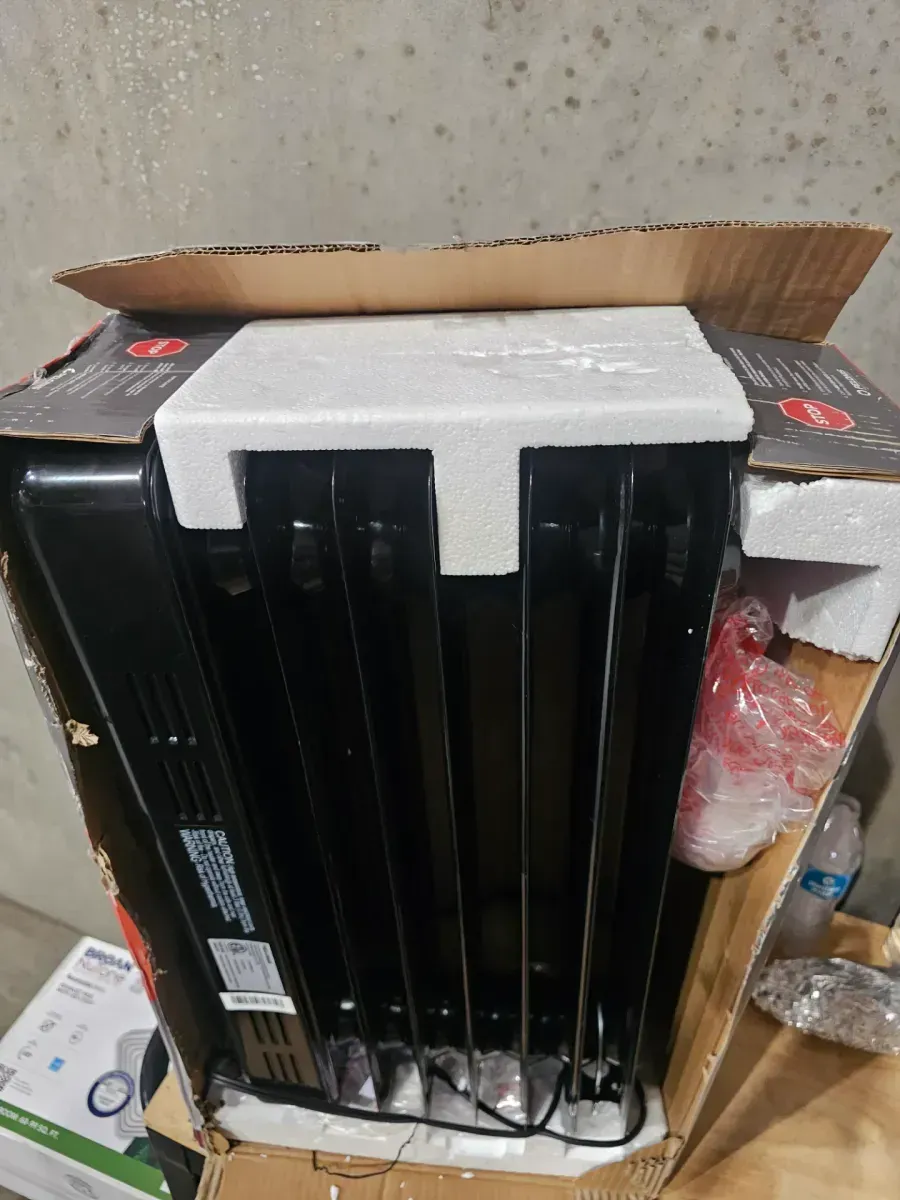 Pelonis 1,500-Watt Oil-Filled Radiant Electric Space Heater with Thermostat - image 2