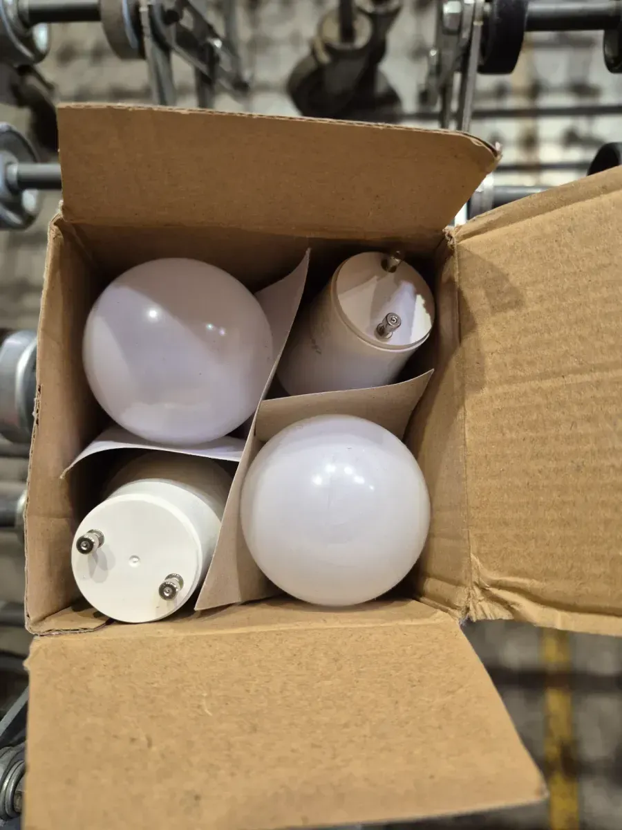 DEWENWILS 60-Watt Equivalent A19 Dimmable GU24 LED Light Bulb in 2700K Warm White (4-Pack) - image 3