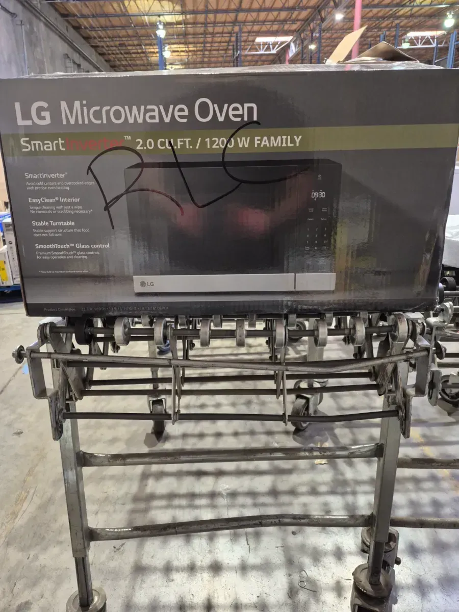 LG Microwave Oven with Smart Inverter, 2.0 cu. ft., 1200W - image 1