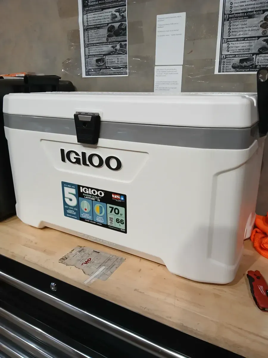 Igloo Marine Ultra Latitude 70 Qt Cooler - image 1