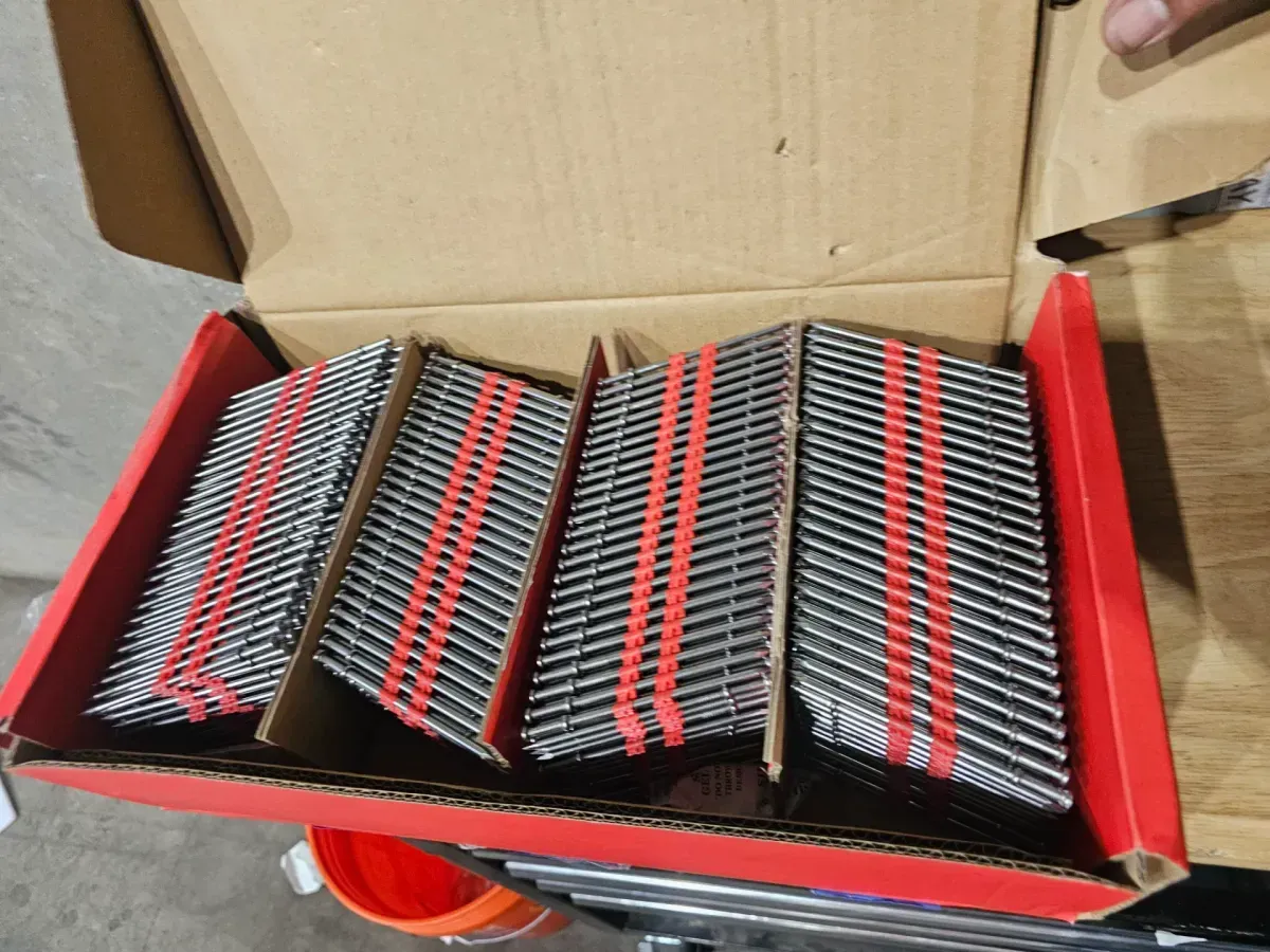 Milwaukee duplex nails 2000 qty - image 1