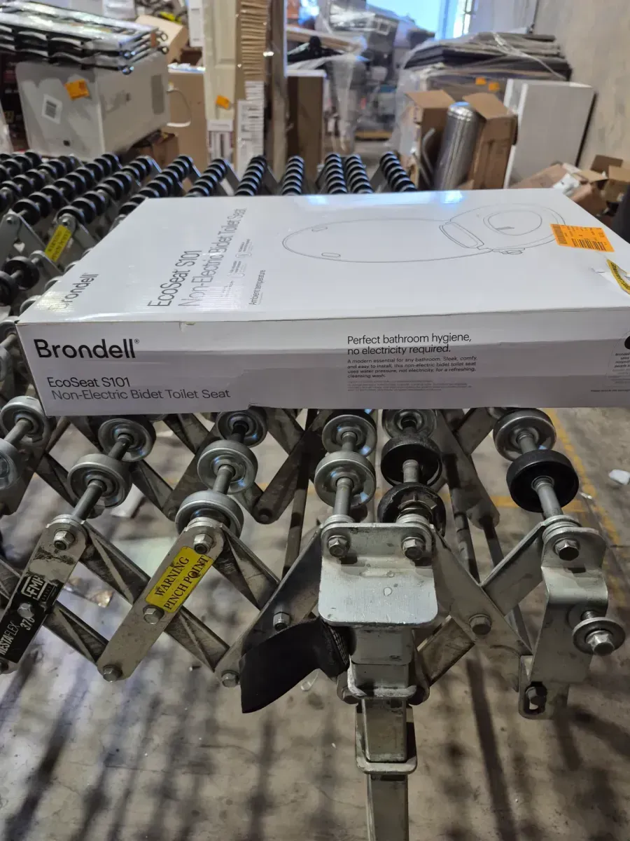 Unviversal Toilet Seat - image 3