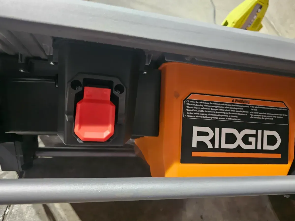 RIDGID 4 in. Table Top Tile Saw - image 2