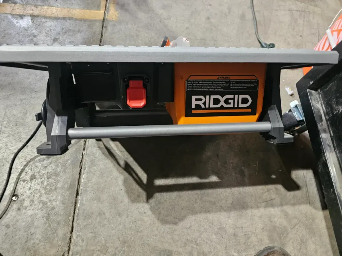 RIDGID 4 in. Table Top Tile Saw - image 3