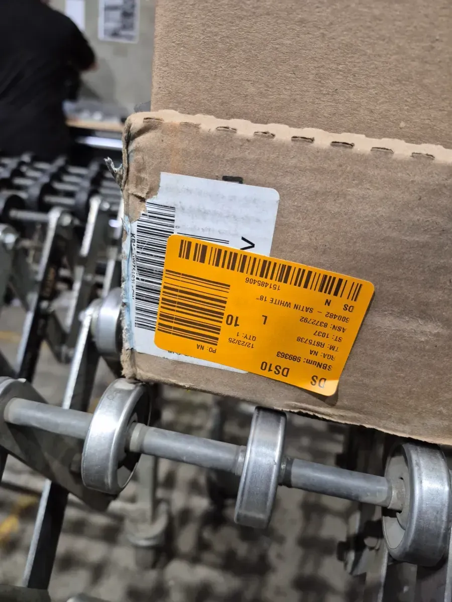 Hampton Bay Hampton 18 in. W x 24 in. D x 34.5 in. H Assembled Base Cabinet in Satin White - image 4