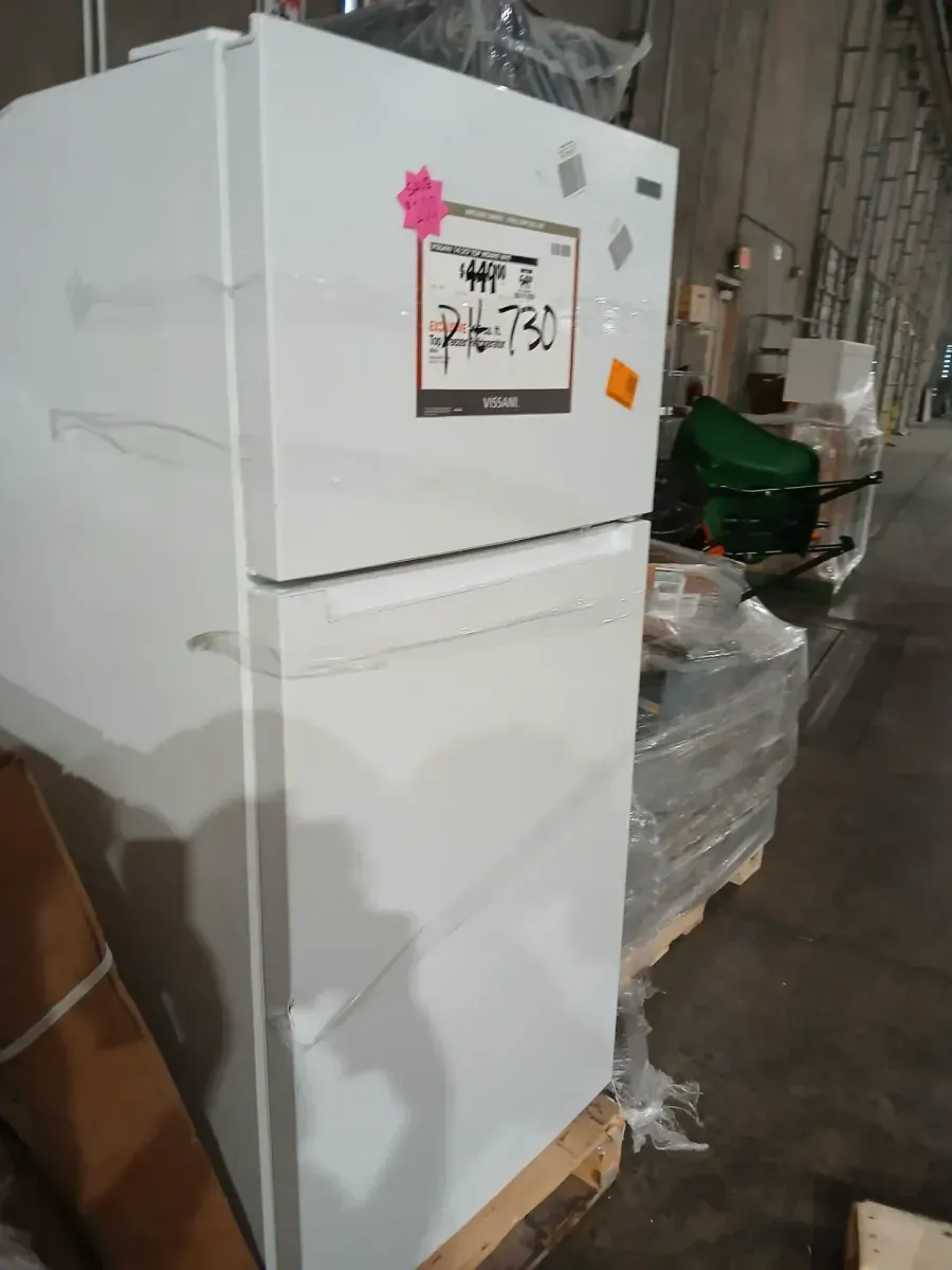 Vissani 14.2 cu. ft. Top Freezer Refrigerator in White, Garage Ready - image 2