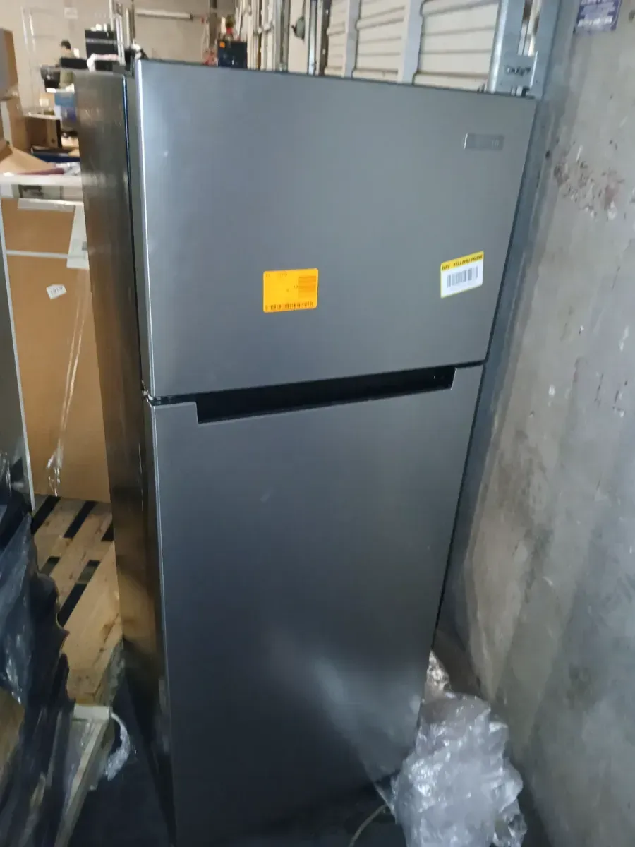 Vissani 7.2 cu. ft. Top Freezer Refrigerator in Fingerprint Resistant Stainless Steel Look - image 2