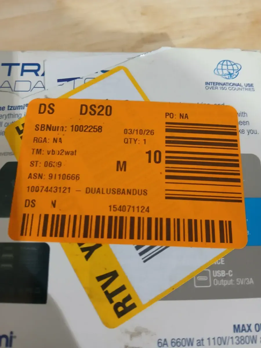 Tzumi Dual USB and USB-C Travel Adapter - image 7