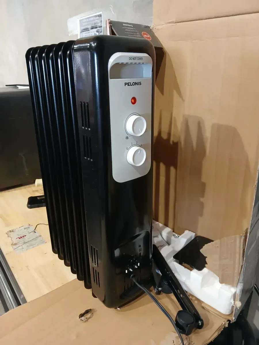 Pelonis 1,500-Watt Oil-Filled Radiant Electric Space Heater with Thermostat - image 4