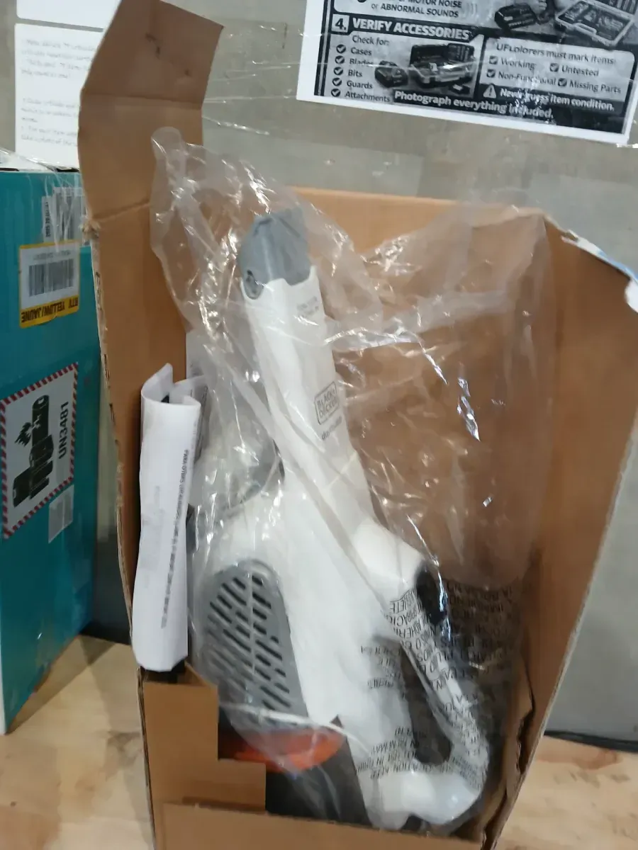 BLACK+DECKER dustbuster AdvancedClean+ 12-Volt MAX Cordless 7-cup Handheld Vacuum - image 3