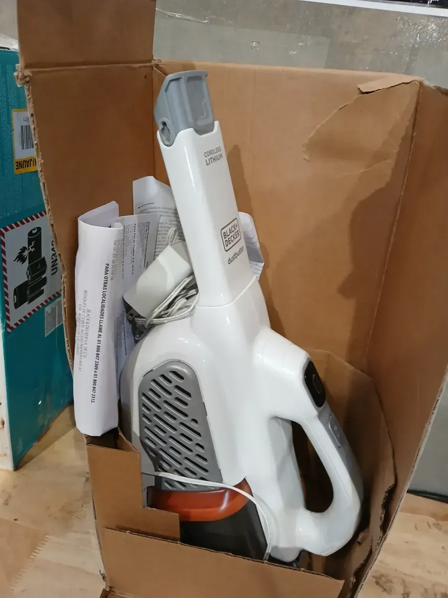 BLACK+DECKER dustbuster AdvancedClean+ 12-Volt MAX Cordless 7-cup Handheld Vacuum - image 4