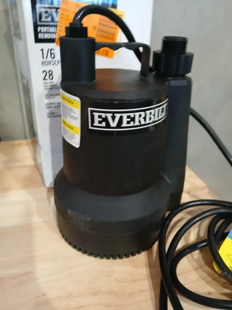 Everbilt 1/6 HP Submersible Thermoplastic Utility Pump - image 4