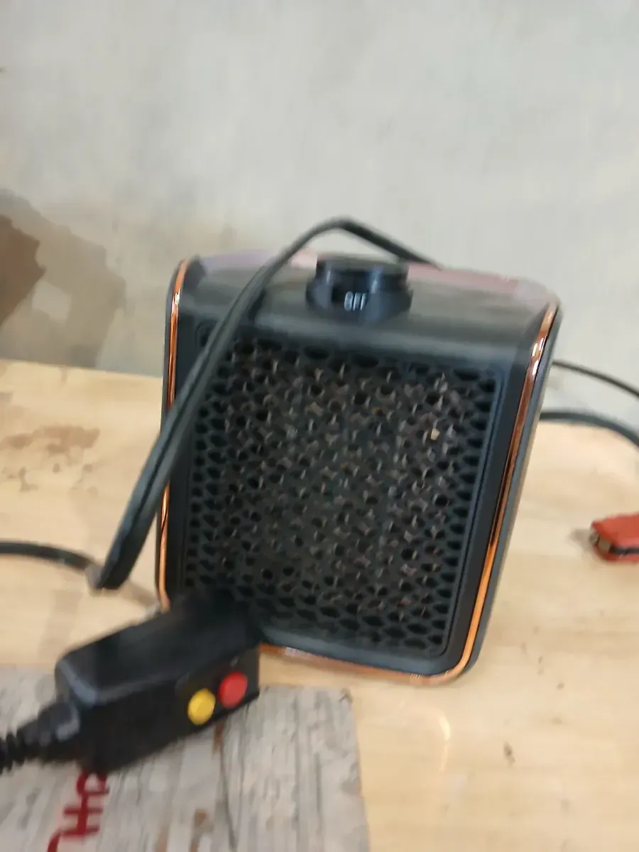 HANDY HEATER 4944 BTU Fan Heater Electric Personal Space Heater Furnace with 2-Adjustable Settings - image 3