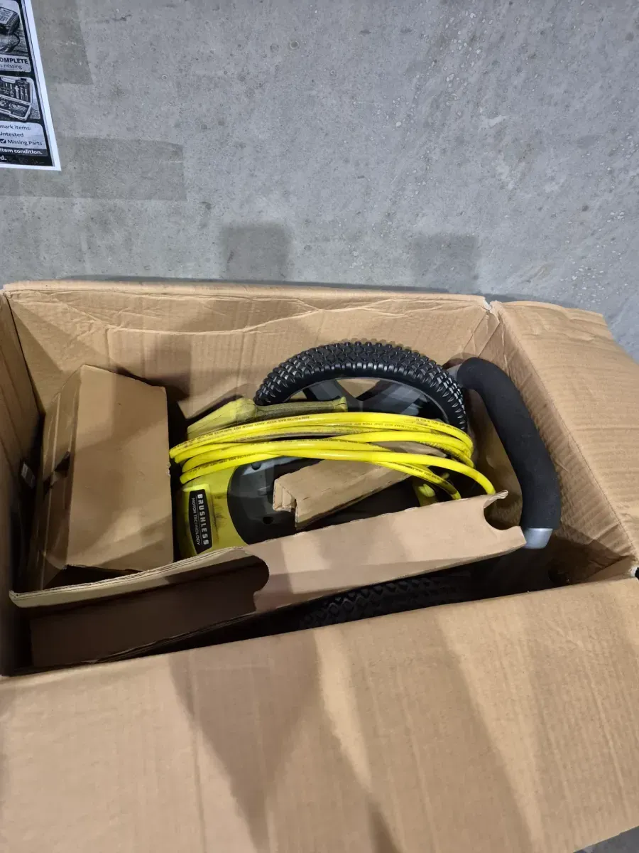 2500 PSI 1.2 GPM High Performance Cold Water Electric Pressure Washer - image 2