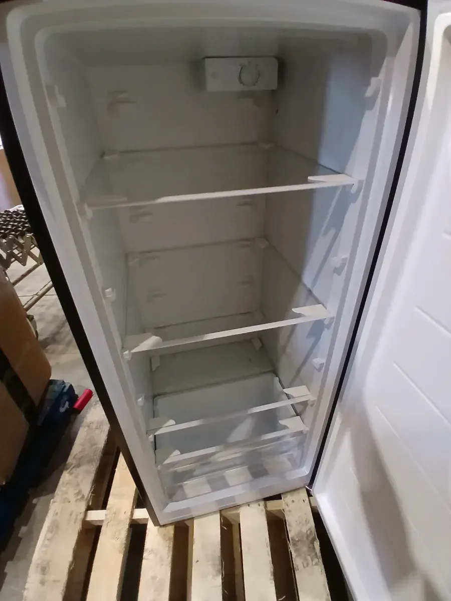 7.1 cu. ft. Manual Defrost Convertible Upright Freezer in Stainless Steel Look, Garage Ready - image 7