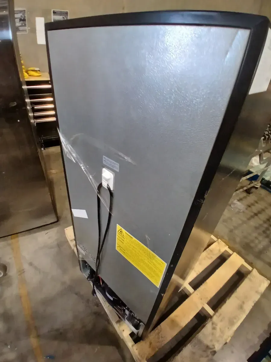 7.1 cu. ft. Manual Defrost Convertible Upright Freezer in Stainless Steel Look, Garage Ready - image 3