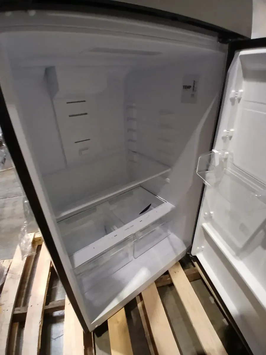 CONSERVATOR 30 in. 18.1 cu. ft. Top Freezer Refrigerator, Energy Star, Frost Free, Adjustable Shelves, Reversible Door, Stainless - image 9