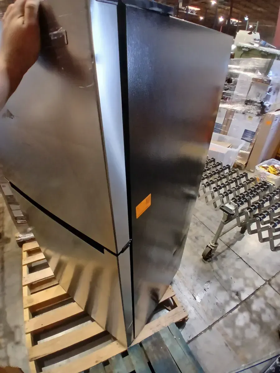 CONSERVATOR 30 in. 18.1 cu. ft. Top Freezer Refrigerator, Energy Star, Frost Free, Adjustable Shelves, Reversible Door, Stainless - image 3