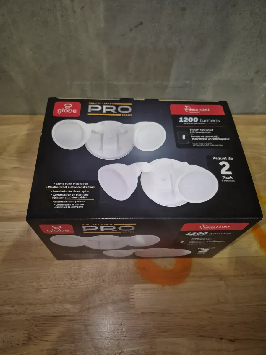 Globe Electric 100-Watt Equivalent 1200-Lumen Outdoor Exterior White Switch Activated 2-Head Integrated LED Security Flood Light (2-Pk) - image 2