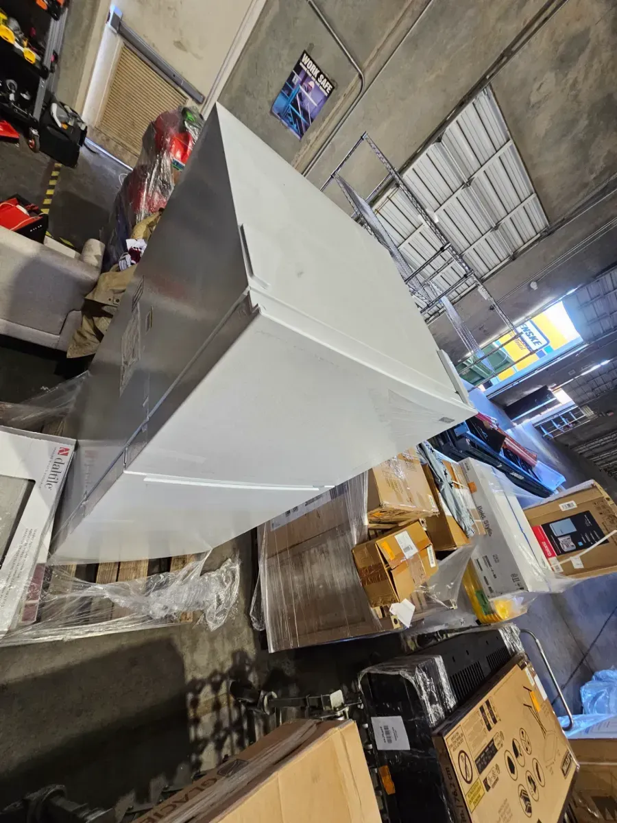 Vissani 18.1 cu. ft. Top Freezer Refrigerator with Adjustable Glass Shelving in White, Garage Ready - image 4